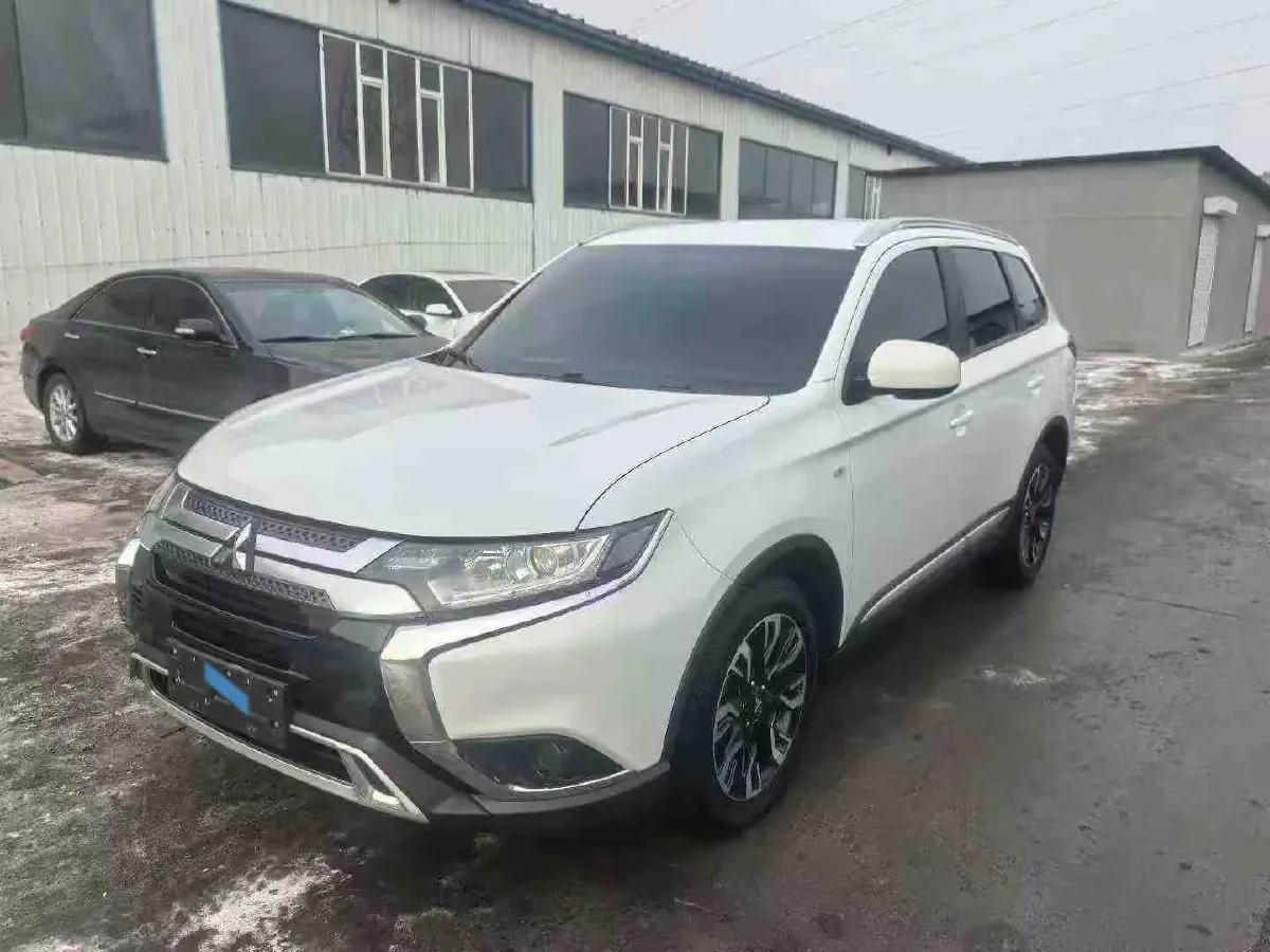 2020 Mitsubishi Outlander 2.0L 166HP L4 CVT,autocango,china used car exporter,china ev exporter,chinese used car exporter,chinese used ev exporter