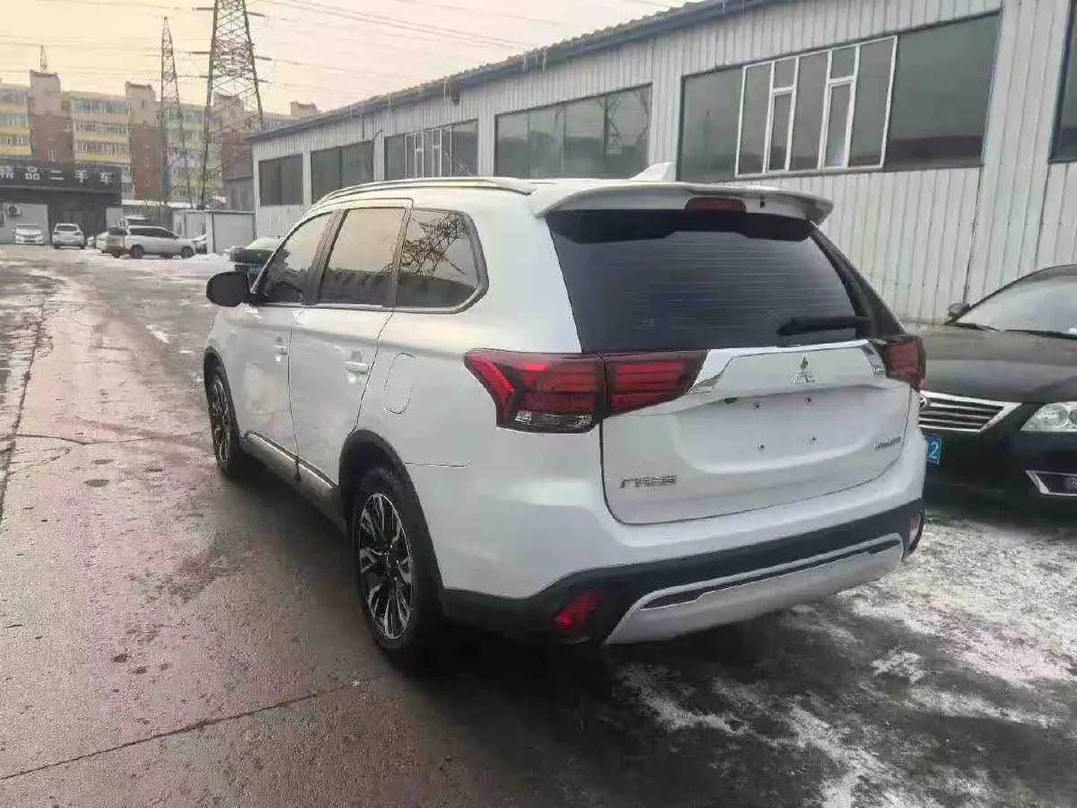 2020 Mitsubishi Outlander 2.0L 166HP L4 CVT,autocango,china used car exporter,china ev exporter,chinese used car exporter,chinese used ev exporter