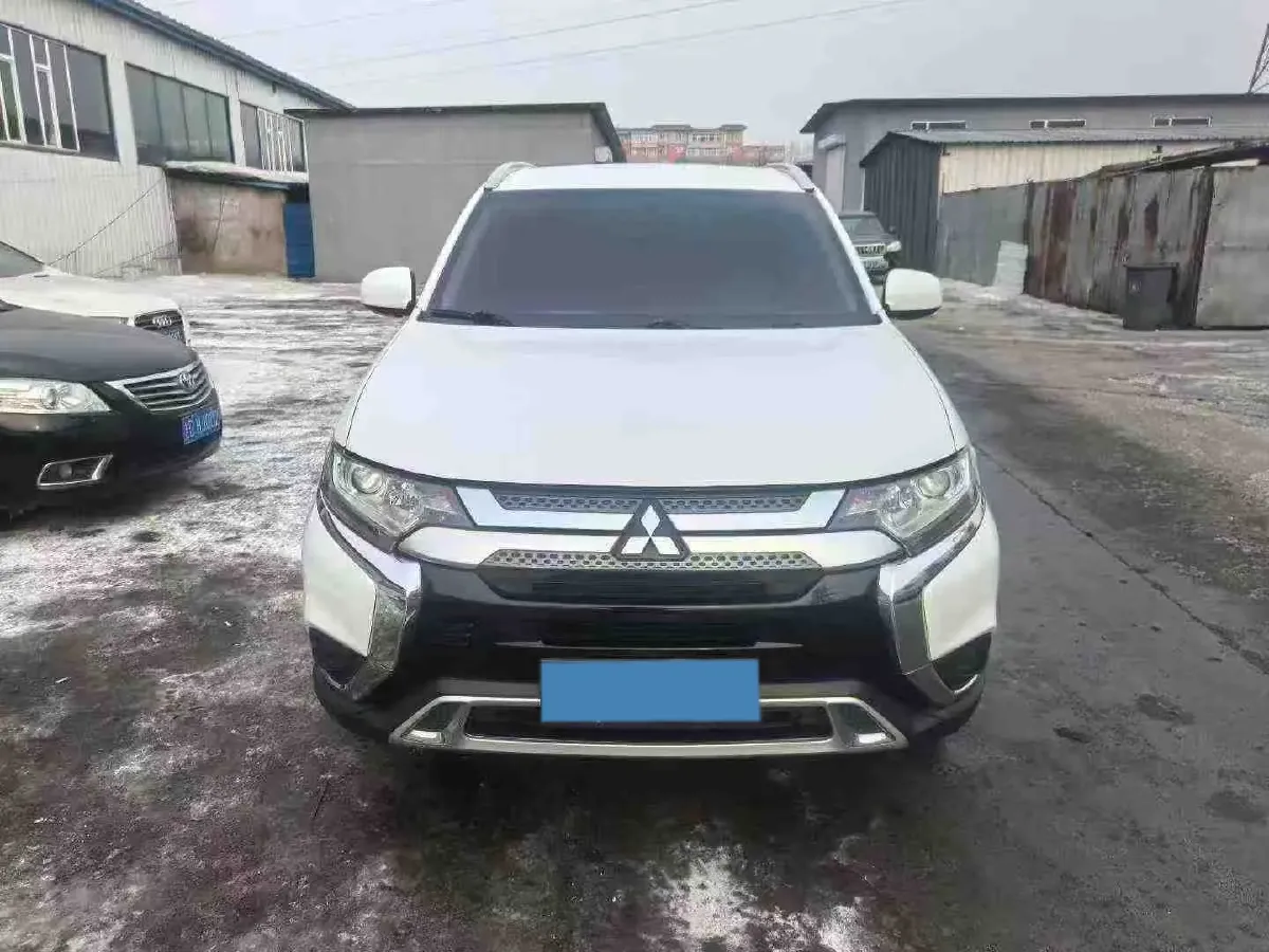 2020 Mitsubishi Outlander 2.0L 166HP L4 CVT,autocango,china used car exporter,china ev exporter,chinese used car exporter,chinese used ev exporter