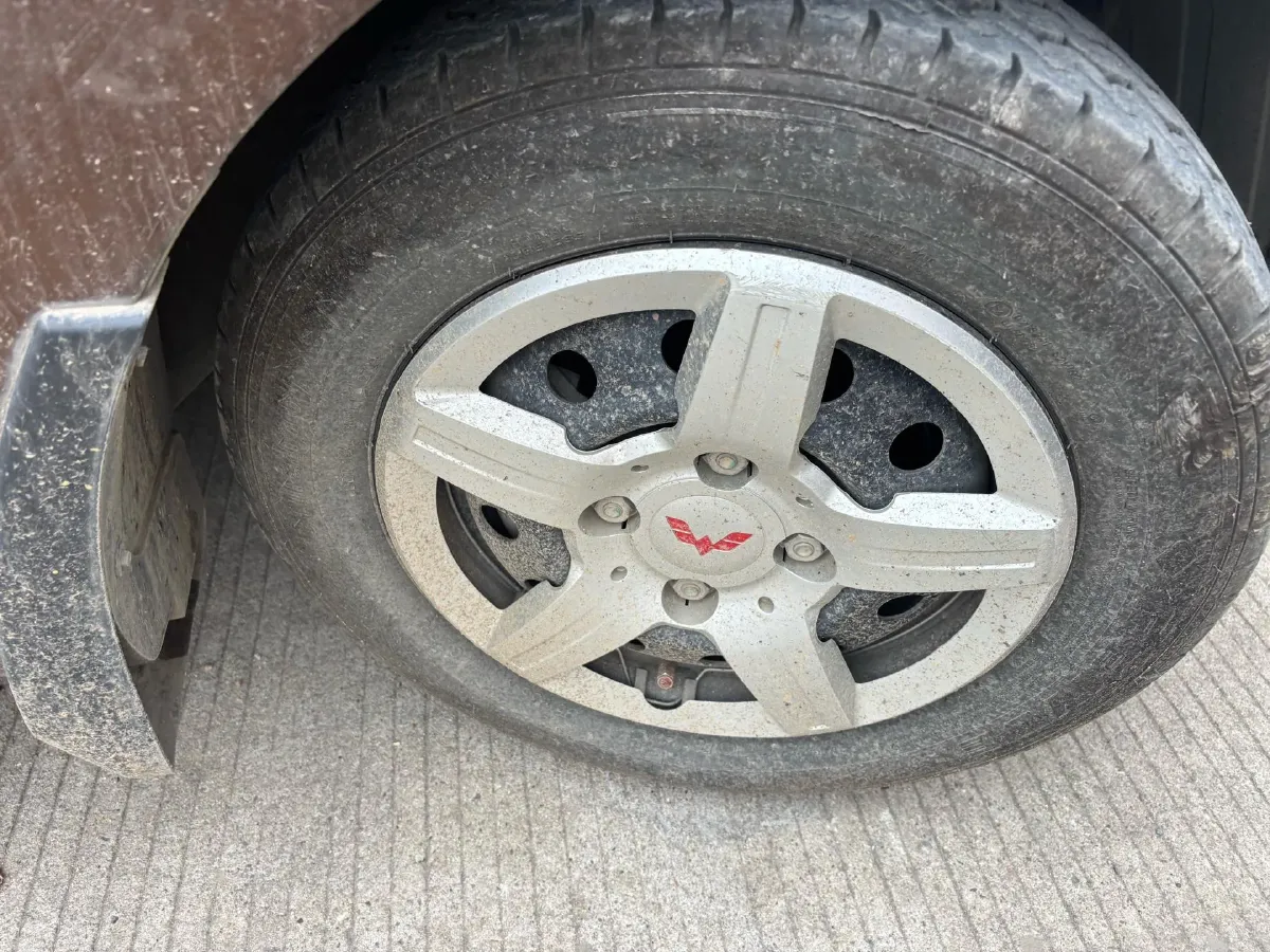 2018 WuLing HongGuang 1.2L 82HP L4 5MT,autocango,china used car exporter,china ev exporter,chinese used car exporter,chinese used ev exporter