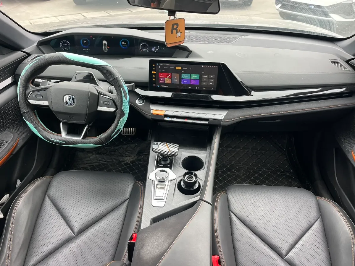 2022 ChangAn UNI-V 1.5T 188HP L4 7DCT,autocango,china used car exporter,china ev exporter,chinese used car exporter,chinese used ev exporter