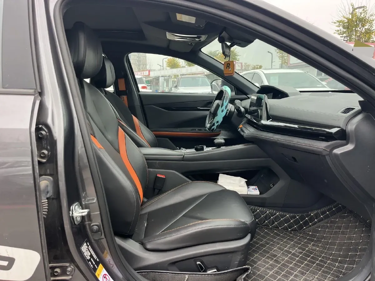 2022 ChangAn UNI-V 1.5T 188HP L4 7DCT,autocango,china used car exporter,china ev exporter,chinese used car exporter,chinese used ev exporter