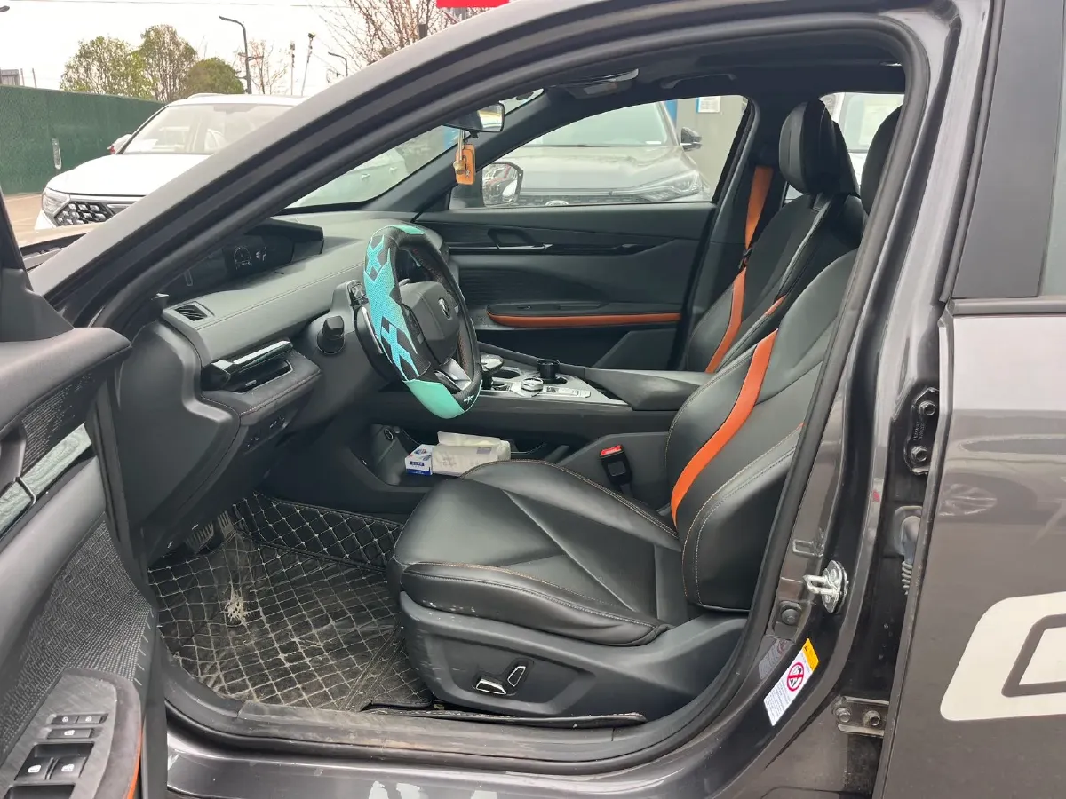 2022 ChangAn UNI-V 1.5T 188HP L4 7DCT,autocango,china used car exporter,china ev exporter,chinese used car exporter,chinese used ev exporter