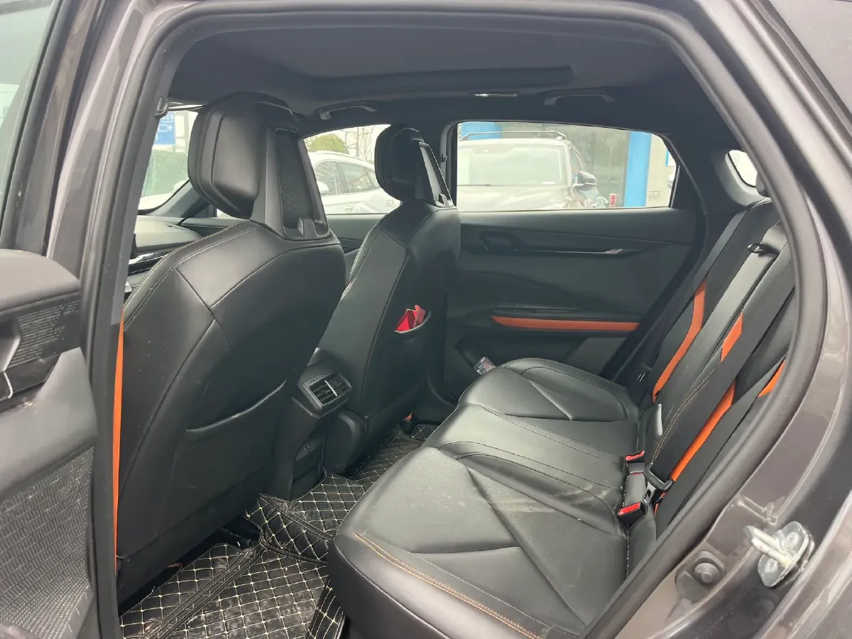 2022 ChangAn UNI-V 1.5T 188HP L4 7DCT,autocango,china used car exporter,china ev exporter,chinese used car exporter,chinese used ev exporter