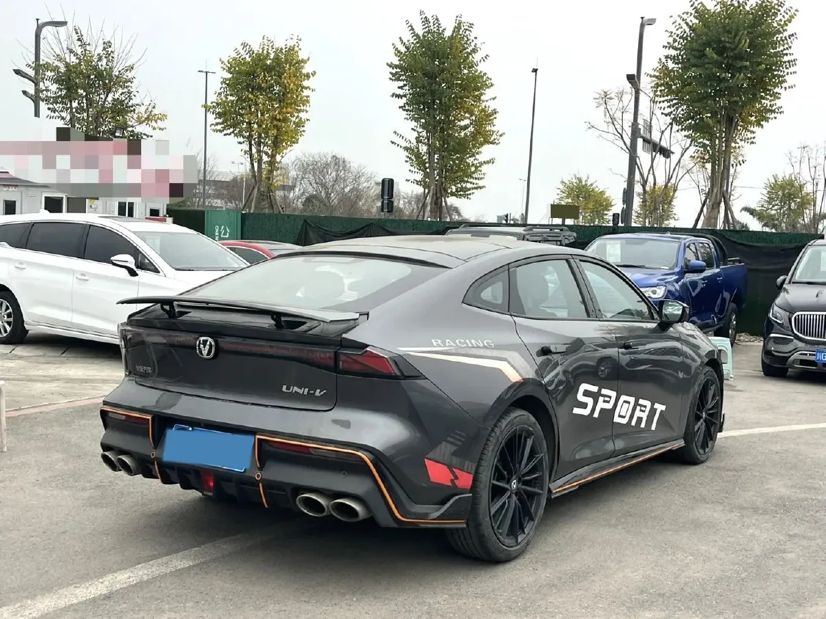 2022 ChangAn UNI-V 1.5T 188HP L4 7DCT,autocango,china used car exporter,china ev exporter,chinese used car exporter,chinese used ev exporter