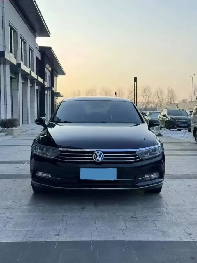 2019 Volkswagen Magotan 2.0T 186HP L4 7DCT,autocango,china used car exporter,china ev exporter,chinese used car exporter,chinese used ev exporter