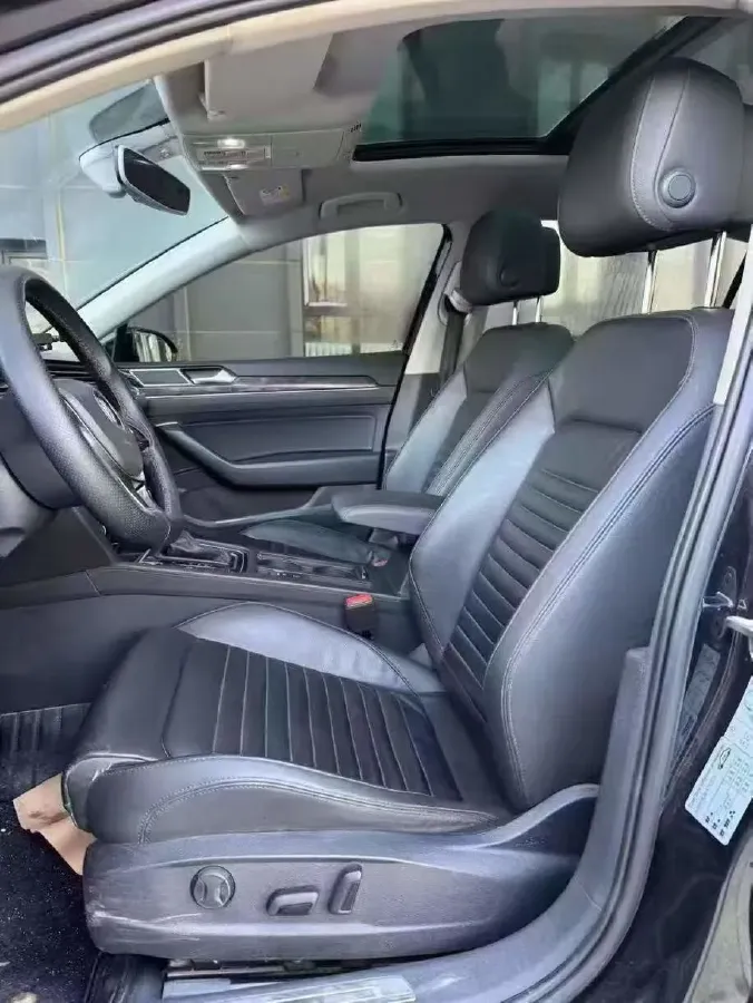 2019 Volkswagen Magotan 2.0T 186HP L4 7DCT,autocango,china used car exporter,china ev exporter,chinese used car exporter,chinese used ev exporter