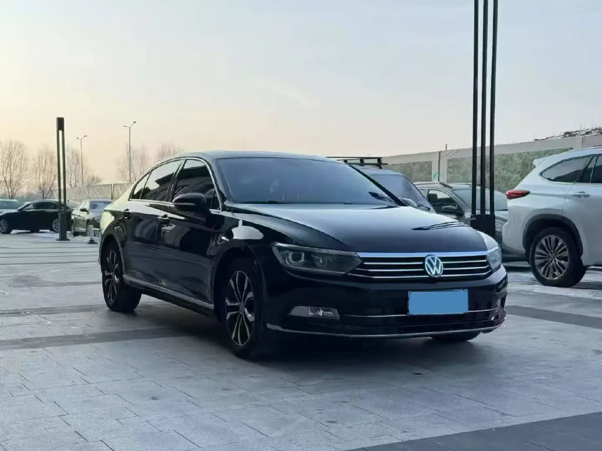 2019 Volkswagen Magotan 2.0T 186HP L4 7DCT,autocango,china used car exporter,china ev exporter,chinese used car exporter,chinese used ev exporter