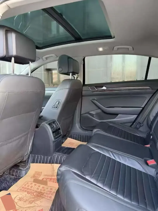 2019 Volkswagen Magotan 2.0T 186HP L4 7DCT,autocango,china used car exporter,china ev exporter,chinese used car exporter,chinese used ev exporter