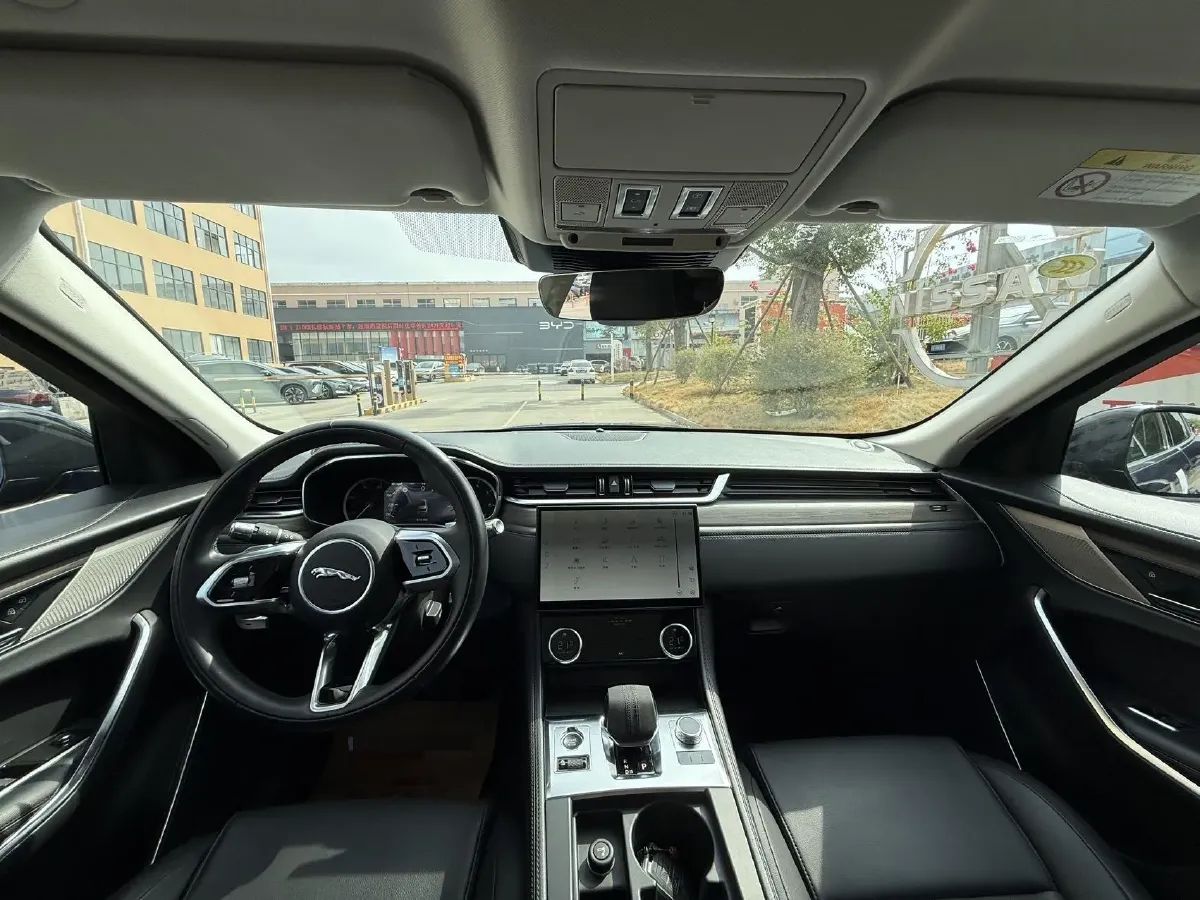 2021 Jaguar F-PACE 2.0T 250HP L4 8AT,autocango,china used car exporter,china ev exporter,chinese used car exporter,chinese used ev exporter