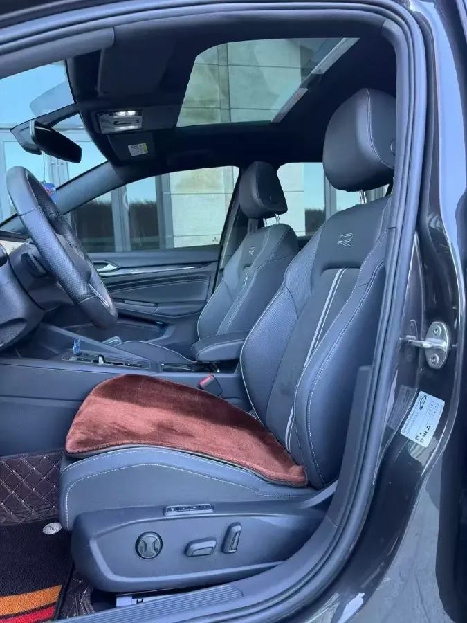 2023 Volkswagen Golf 1.4T 150HP L4 7DCT,autocango,china used car exporter,china ev exporter,chinese used car exporter,chinese used ev exporter