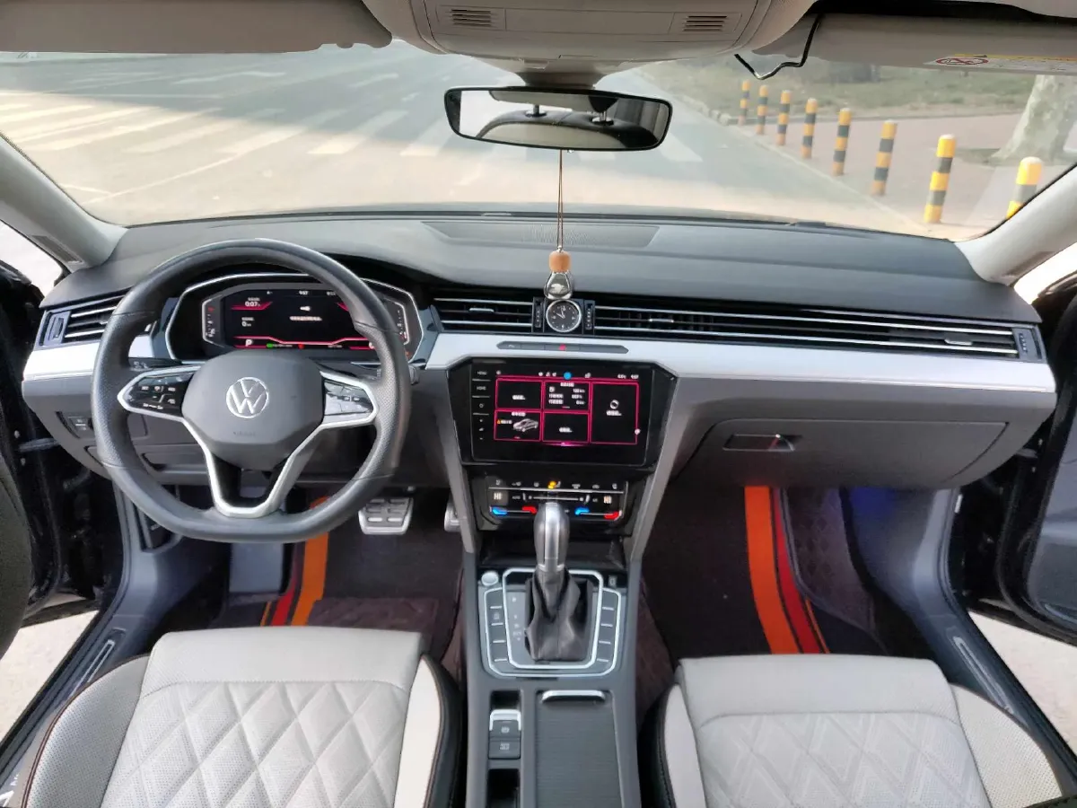 2023 Volkswagen Magotan 2.0T 186HP L4 7DCT,autocango,china used car exporter,china ev exporter,chinese used car exporter,chinese used ev exporter