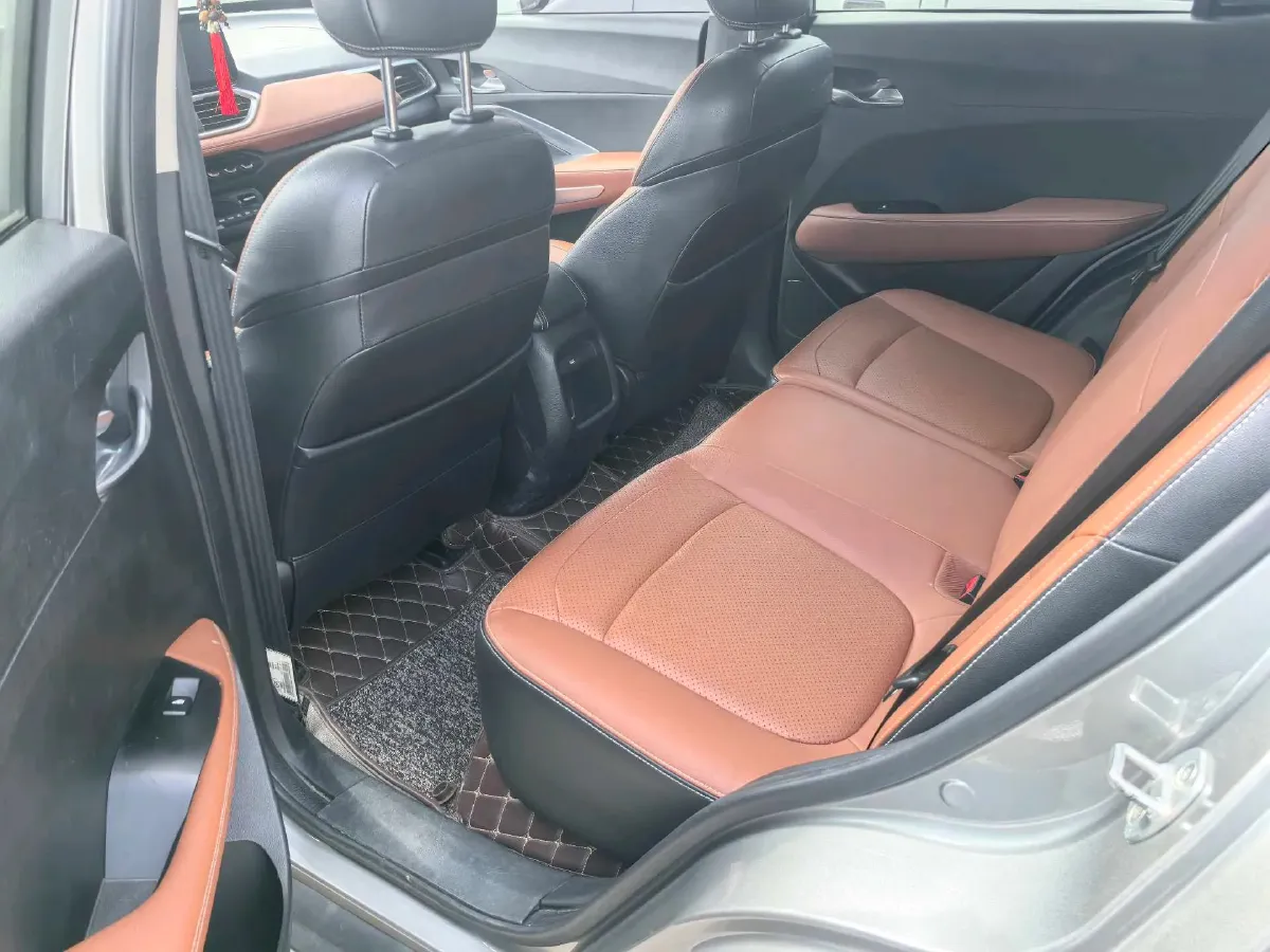 2017 BaoJun 310W 1.5L 105HP L4 6MT,autocango,china used car exporter,china ev exporter,chinese used car exporter,chinese used ev exporter