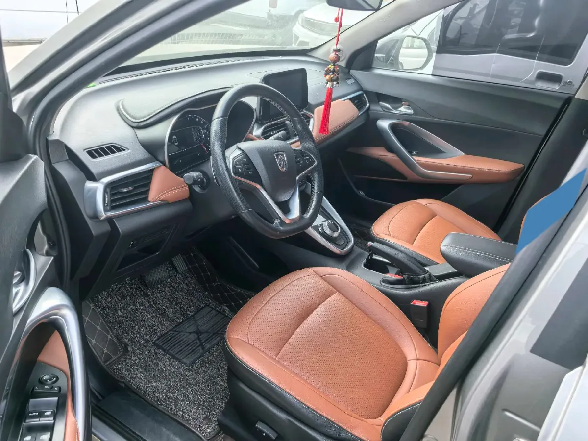 2017 BaoJun 310W 1.5L 105HP L4 6MT,autocango,china used car exporter,china ev exporter,chinese used car exporter,chinese used ev exporter