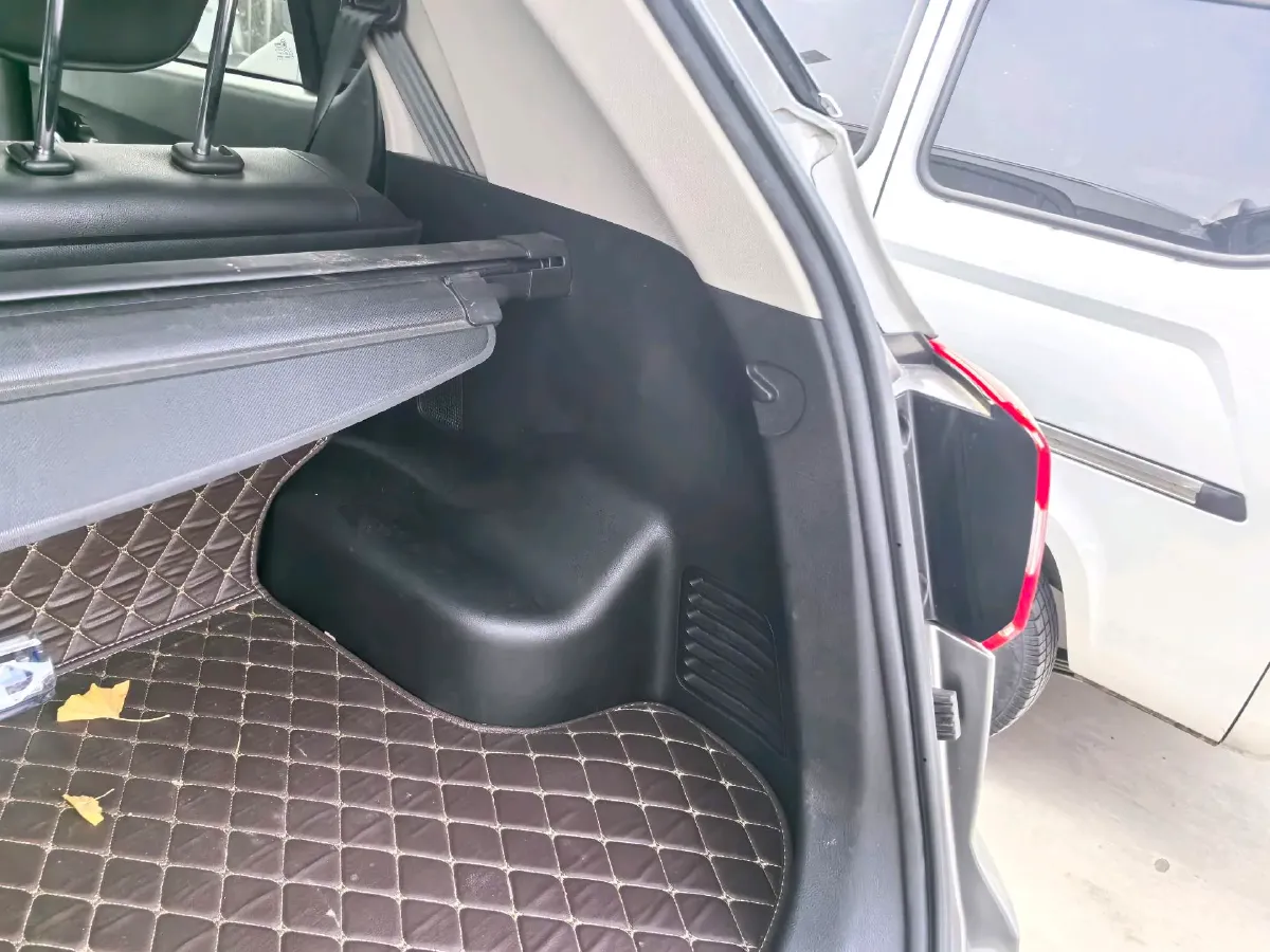 2017 BaoJun 310W 1.5L 105HP L4 6MT,autocango,china used car exporter,china ev exporter,chinese used car exporter,chinese used ev exporter