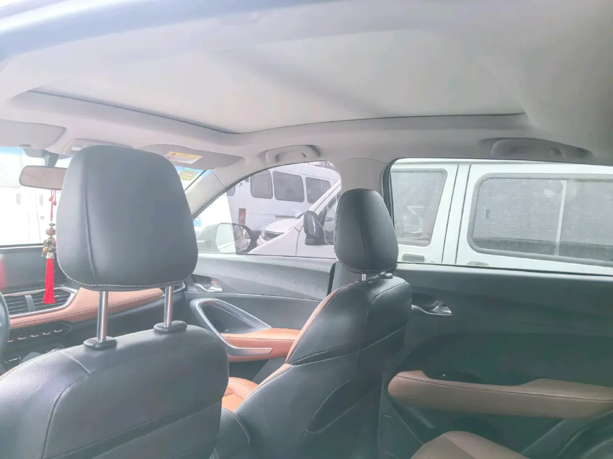 2017 BaoJun 310W 1.5L 105HP L4 6MT,autocango,china used car exporter,china ev exporter,chinese used car exporter,chinese used ev exporter