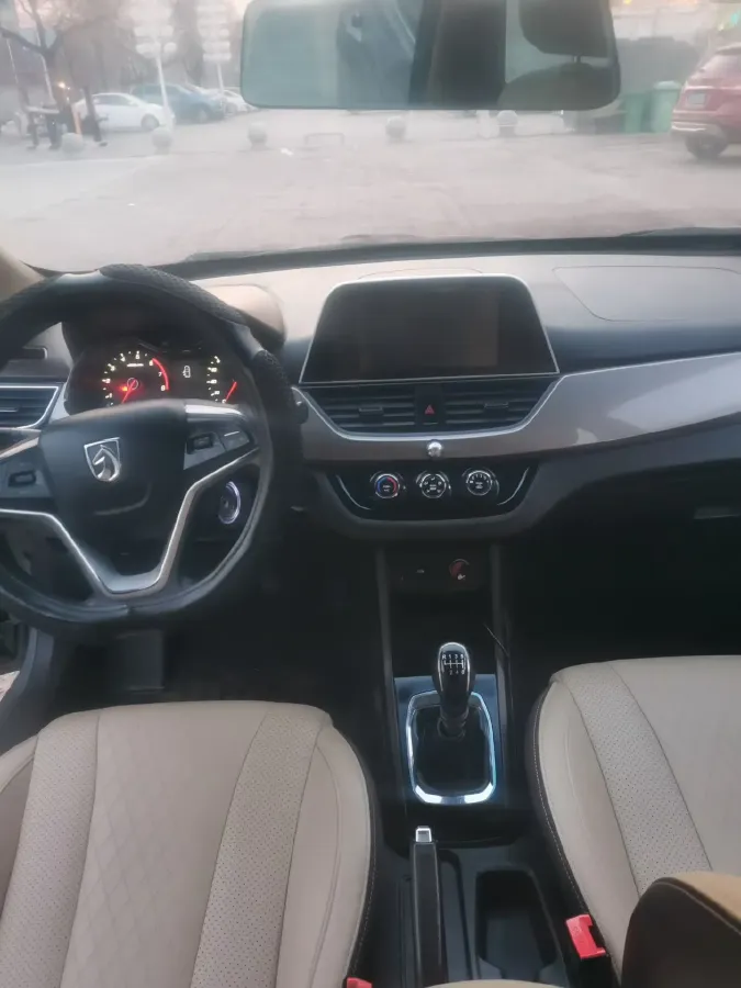 2017 BaoJun 310W 1.5L 112HP L4 6MT,autocango,china used car exporter,china ev exporter,chinese used car exporter,chinese used ev exporter