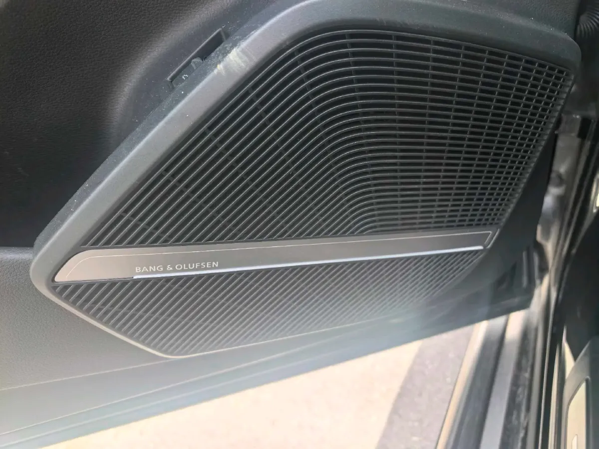 2023 Audi Q5L 2.0T 245HP L4 7DCT,autocango,china used car exporter,china ev exporter,chinese used car exporter,chinese used ev exporter