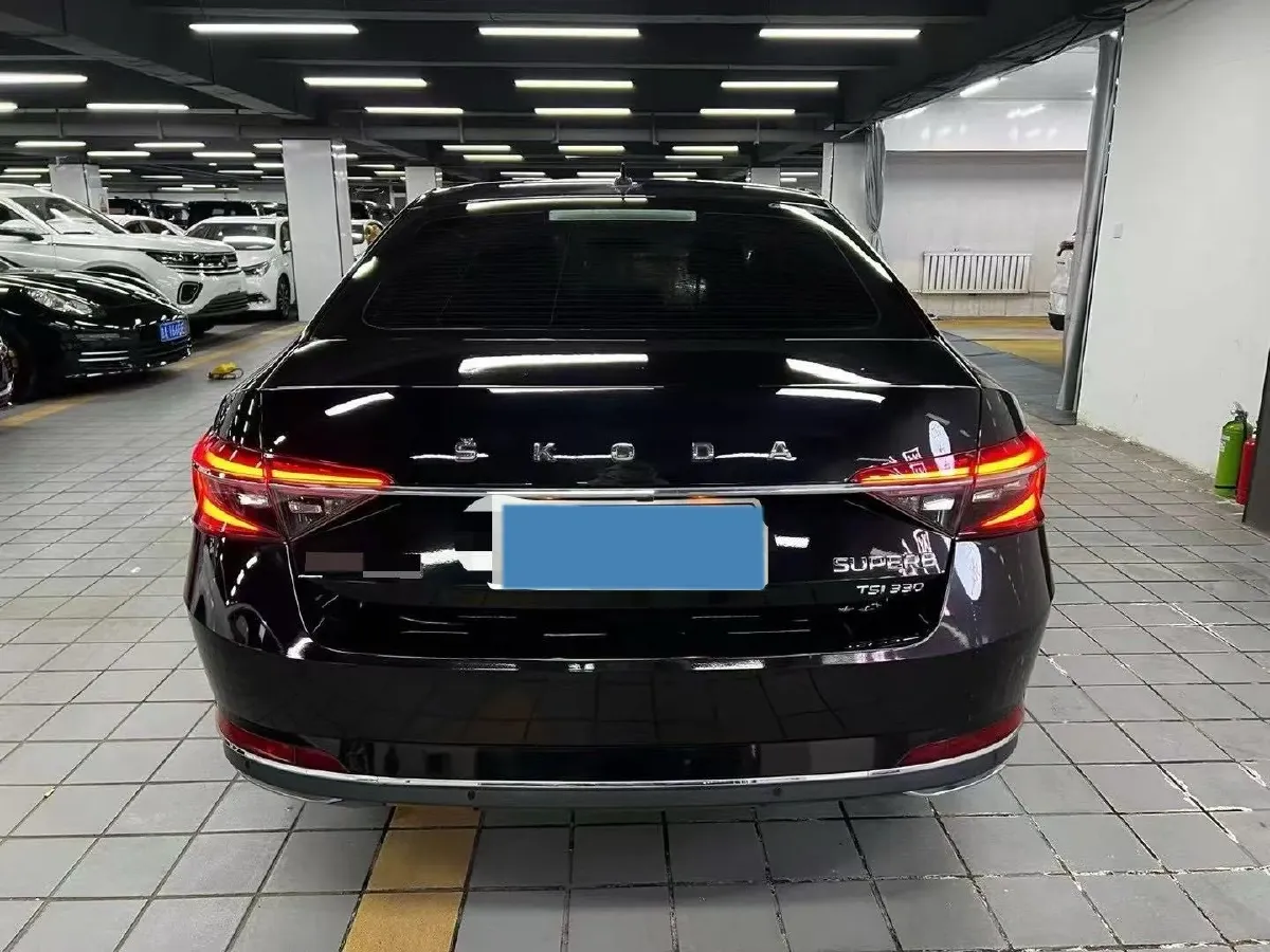 2019 Skoda Superb 2.0T 186HP L4 7DCT,autocango,china used car exporter,china ev exporter,chinese used car exporter,chinese used ev exporter