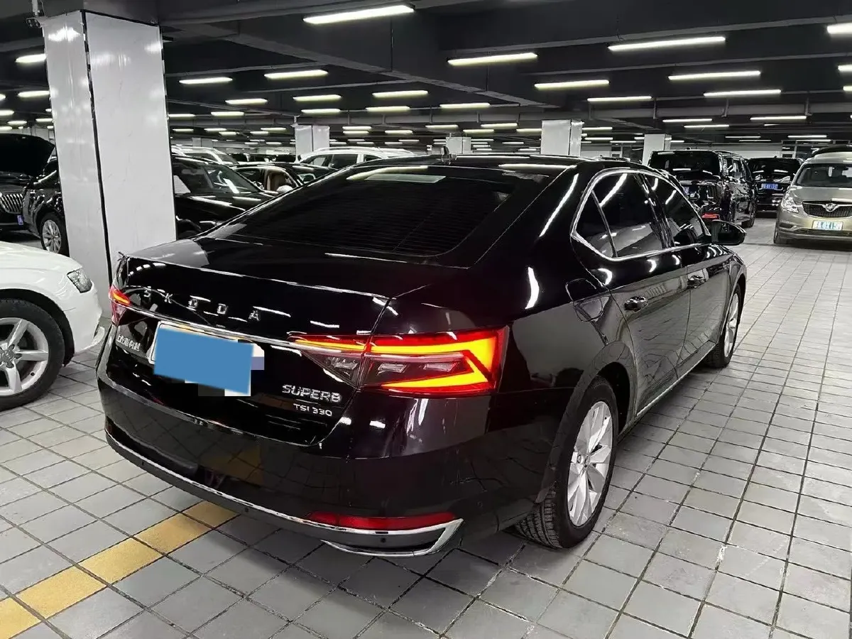 2019 Skoda Superb 2.0T 186HP L4 7DCT,autocango,china used car exporter,china ev exporter,chinese used car exporter,chinese used ev exporter