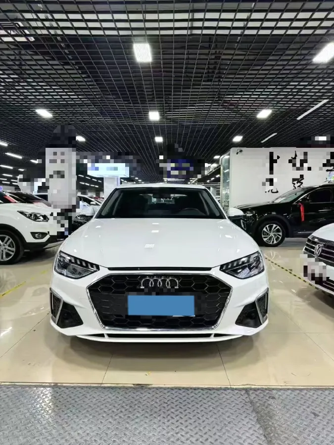 2023 Audi A4L 2.0T 190HP L4 7DCT,autocango,china used car exporter,china ev exporter,chinese used car exporter,chinese used ev exporter