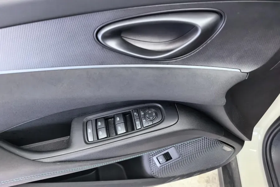 2025 BYD Seal06 1.5L 101HP L4 E-CVT PHEV 10.08KWH,autocango,china used car exporter,china ev exporter,chinese used car exporter,chinese used ev exporter