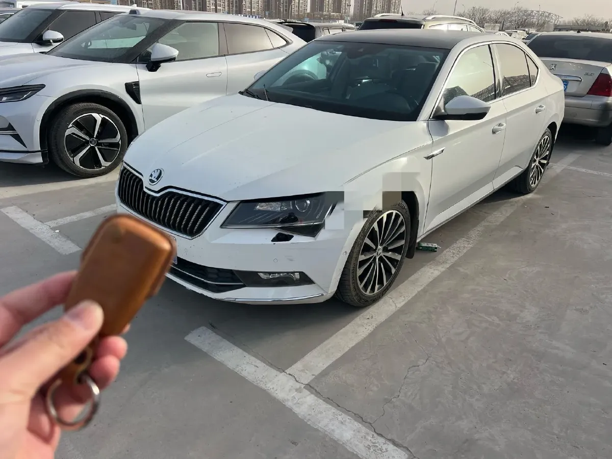 2016 Skoda Superb 1.4T 150HP L4 7DCT,autocango,china used car exporter,china ev exporter,chinese used car exporter,chinese used ev exporter