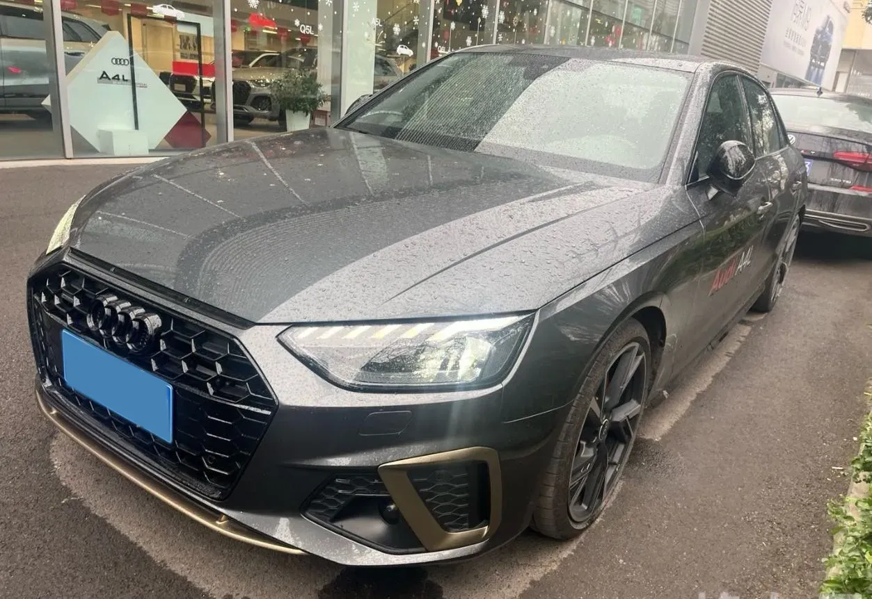 2024 Audi A4L 2.0T 190HP L4 7DCT,autocango,china used car exporter,china ev exporter,chinese used car exporter,chinese used ev exporter
