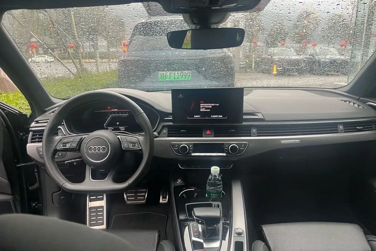 2024 Audi A4L 2.0T 190HP L4 7DCT,autocango,china used car exporter,china ev exporter,chinese used car exporter,chinese used ev exporter