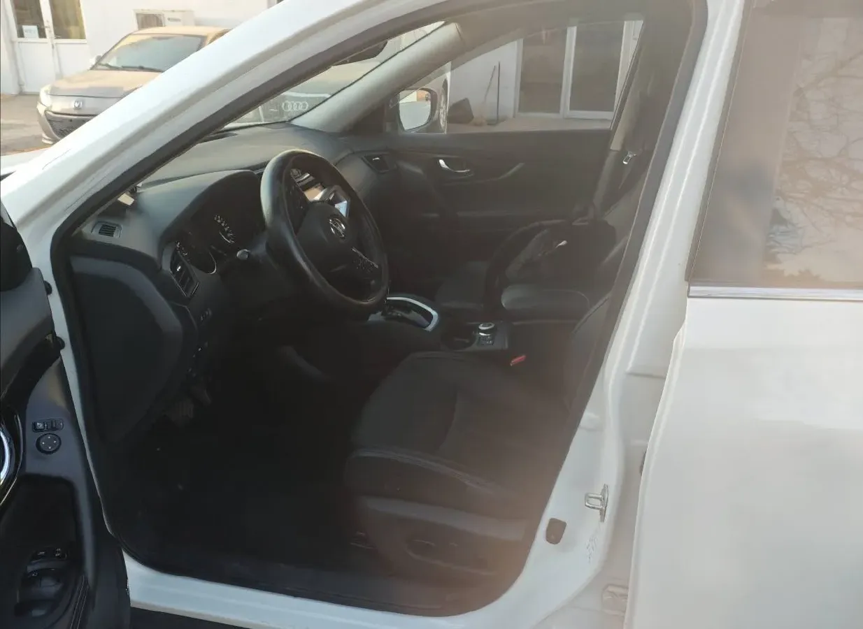 2021 Nissan X-Trail 2.5L 181HP L4 CVT,autocango,china used car exporter,china ev exporter,chinese used car exporter,chinese used ev exporter