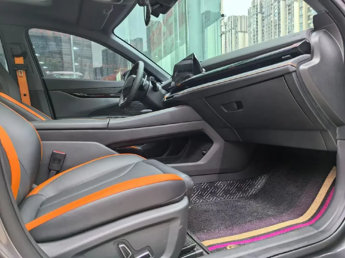 2023 ChangAn UNI-V 1.5T 188HP L4 7DCT,autocango,china used car exporter,china ev exporter,chinese used car exporter,chinese used ev exporter