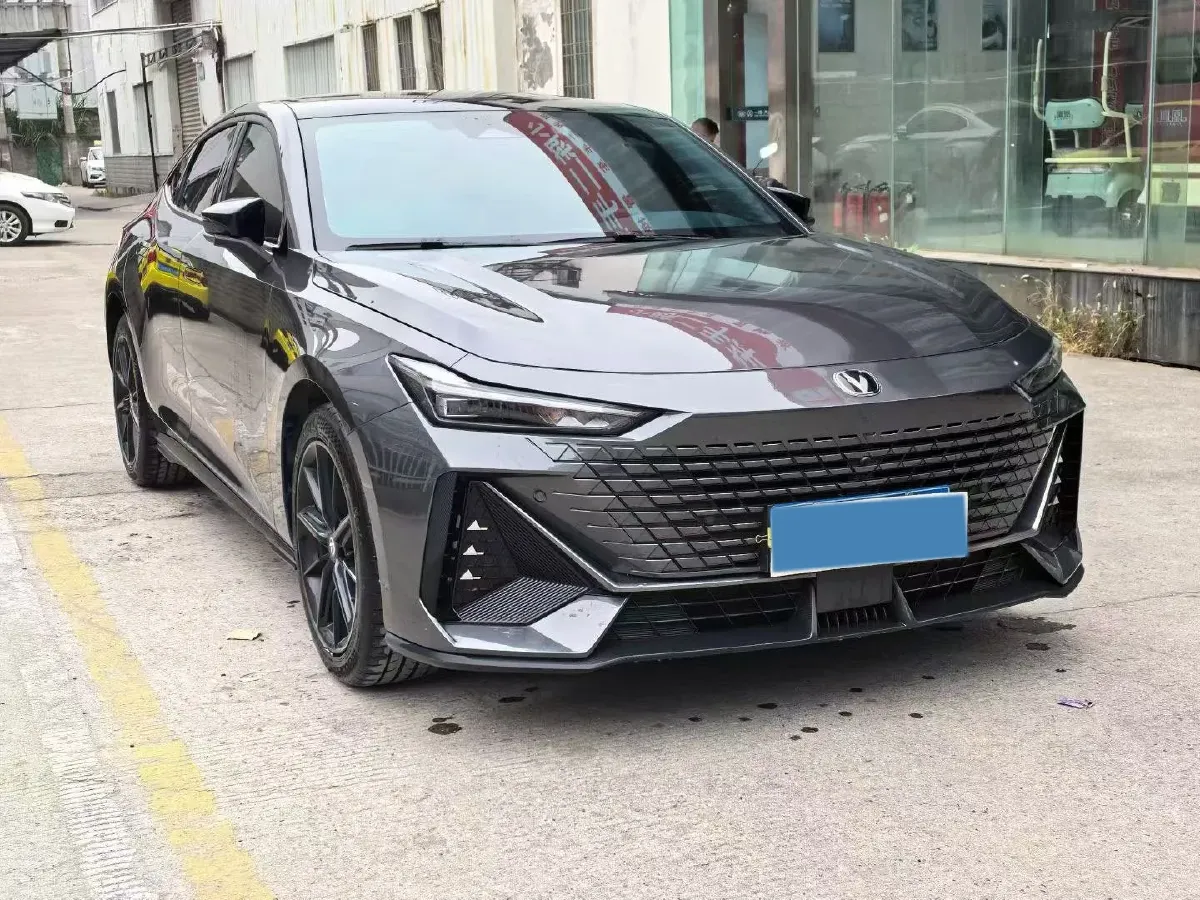 2023 ChangAn UNI-V 1.5T 188HP L4 7DCT,autocango,china used car exporter,china ev exporter,chinese used car exporter,chinese used ev exporter