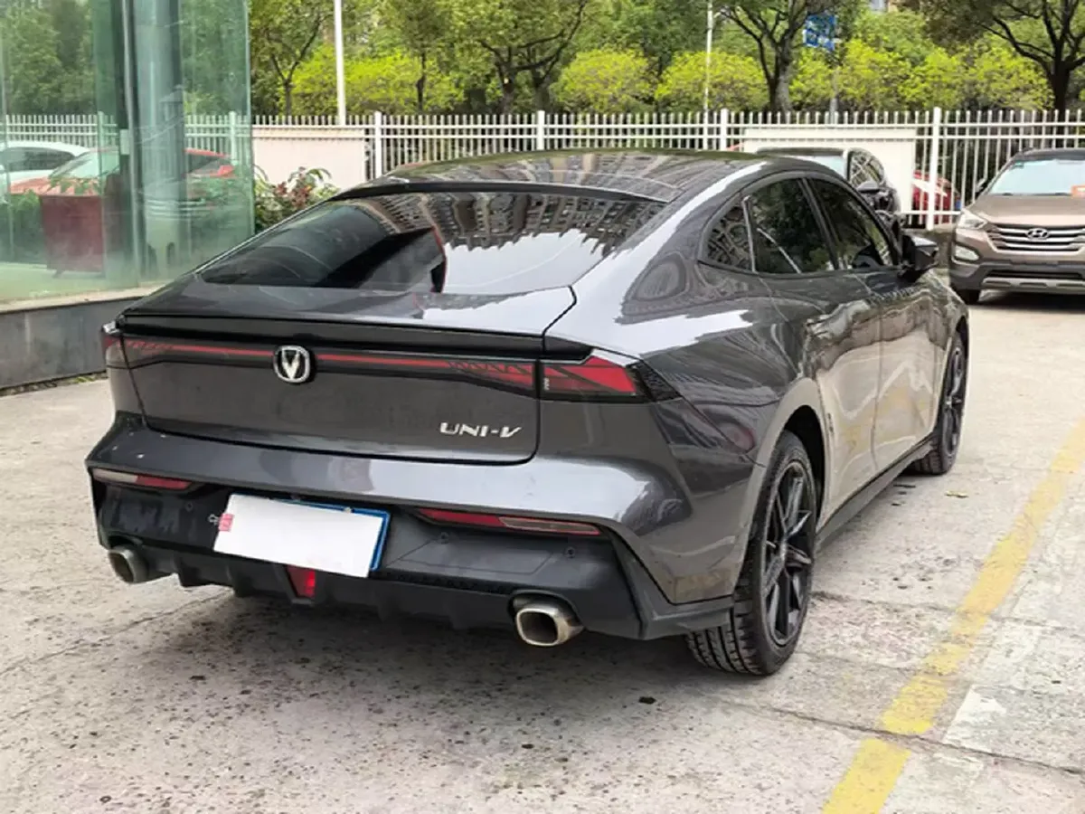 2023 ChangAn UNI-V 1.5T 188HP L4 7DCT,autocango,china used car exporter,china ev exporter,chinese used car exporter,chinese used ev exporter