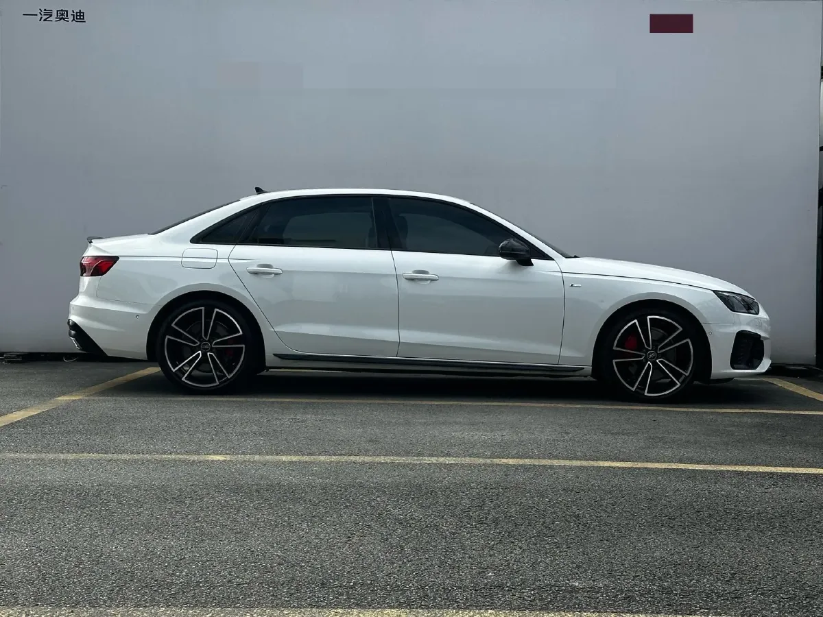 2024 Audi A4L 2.0T 245HP L4 7DCT,autocango,china used car exporter,china ev exporter,chinese used car exporter,chinese used ev exporter