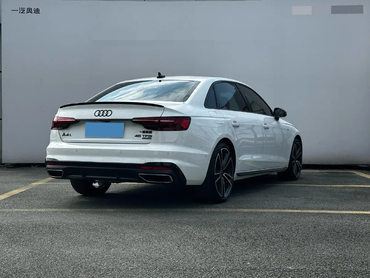 2024 Audi A4L 2.0T 245HP L4 7DCT,autocango,china used car exporter,china ev exporter,chinese used car exporter,chinese used ev exporter