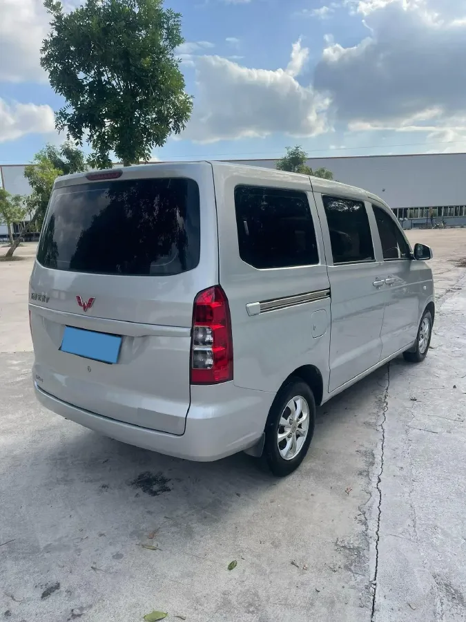 2019 WuLing HongGuang V 1.5L 99HP L4 6MT,autocango,china used car exporter,china ev exporter,chinese used car exporter,chinese used ev exporter