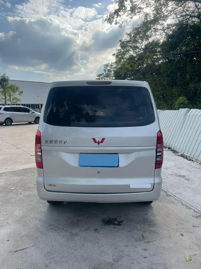 2019 WuLing HongGuang V 1.5L 99HP L4 6MT,autocango,china used car exporter,china ev exporter,chinese used car exporter,chinese used ev exporter