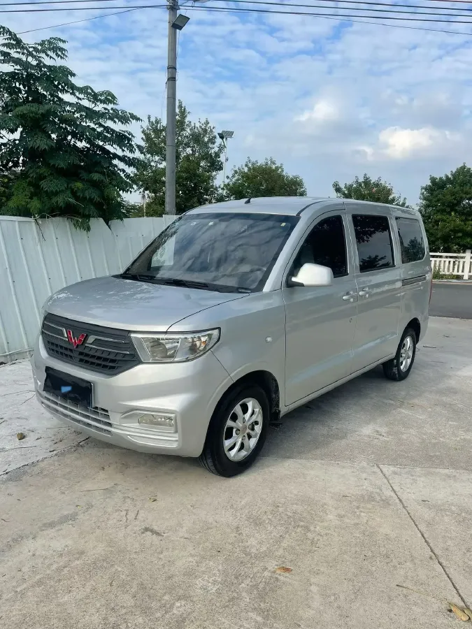 2019 WuLing HongGuang V 1.5L 99HP L4 6MT,autocango,china used car exporter,china ev exporter,chinese used car exporter,chinese used ev exporter