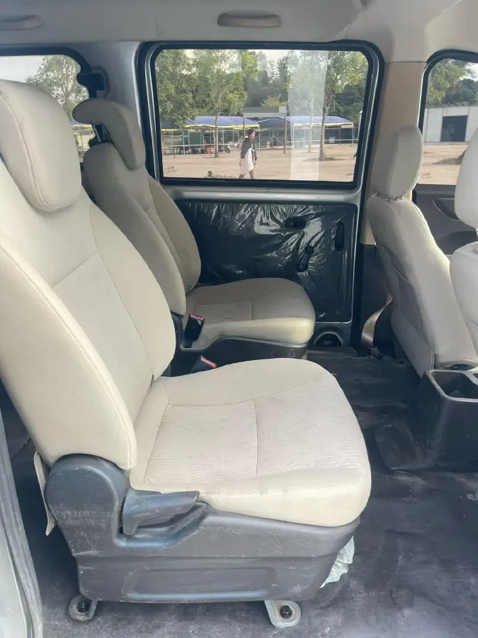 2019 WuLing HongGuang V 1.5L 99HP L4 6MT,autocango,china used car exporter,china ev exporter,chinese used car exporter,chinese used ev exporter