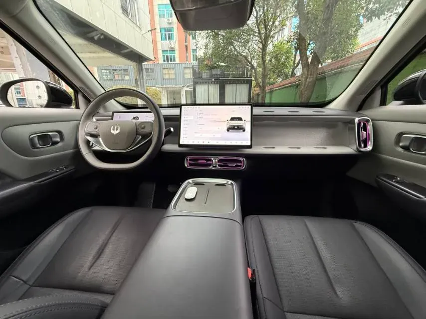 2025 Leapmotor B10 BEV 67.1KWH,autocango,china used car exporter,china ev exporter,chinese used car exporter,chinese used ev exporter