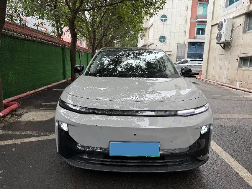 2025 Leapmotor B10 BEV 67.1KWH,autocango,china used car exporter,china ev exporter,chinese used car exporter,chinese used ev exporter