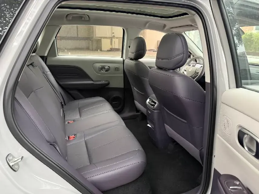 2025 Leapmotor B10 BEV 67.1KWH,autocango,china used car exporter,china ev exporter,chinese used car exporter,chinese used ev exporter