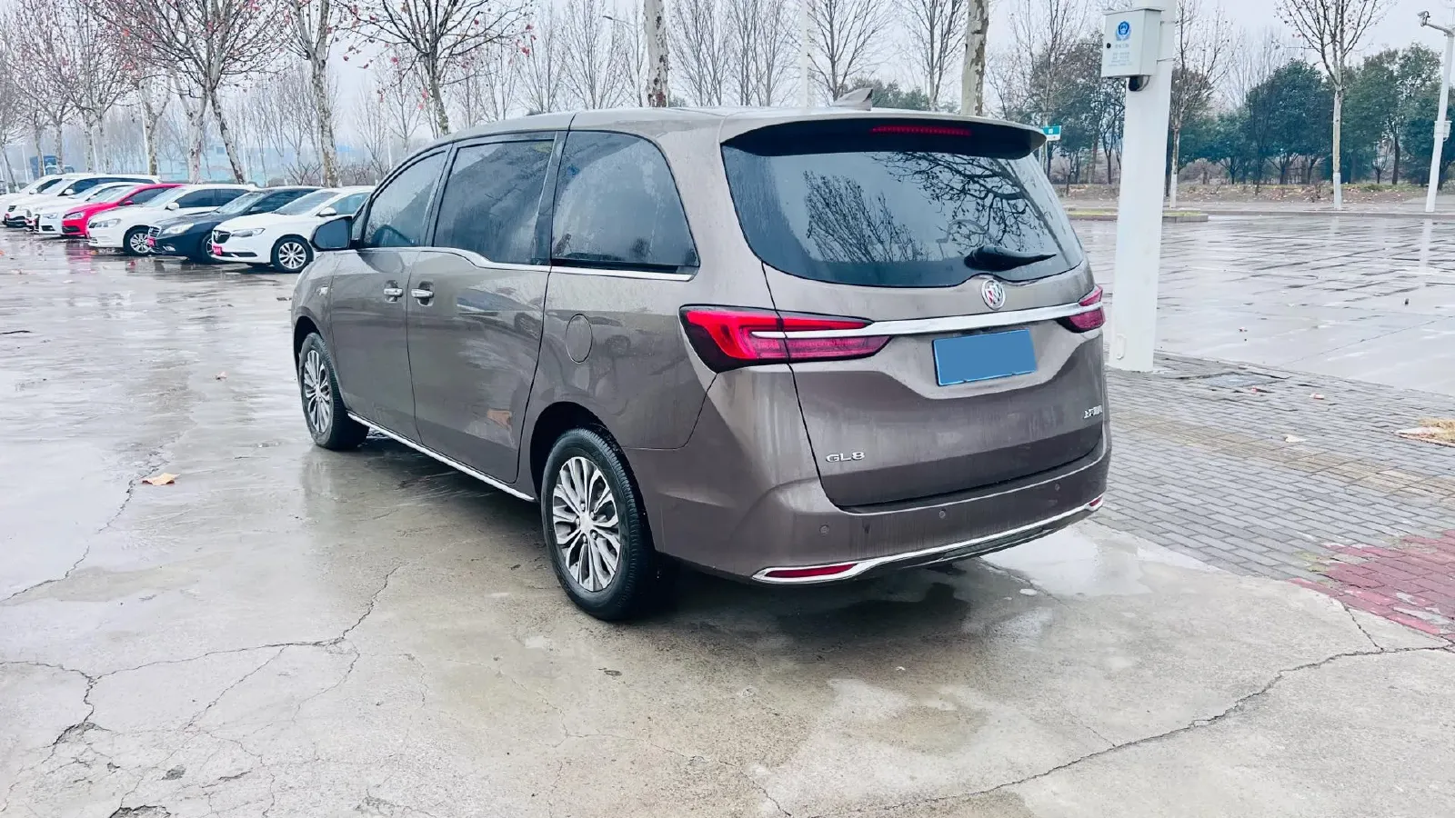 2023 Buick GL8 2.0T 237HP L4 9AT,autocango,china used car exporter,china ev exporter,chinese used car exporter,chinese used ev exporter