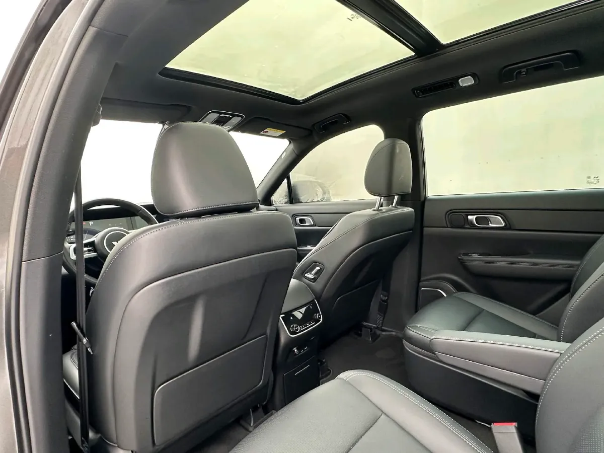 2021 Li ONE Range Extended 131HP REEV 40.5KWH,autocango,china used car exporter,china ev exporter,chinese used car exporter,chinese used ev exporter