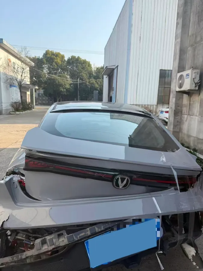 2022 ChangAn UNI-V 1.5T 188HP L4 7DCT,autocango,china used car exporter,china ev exporter,chinese used car exporter,chinese used ev exporter