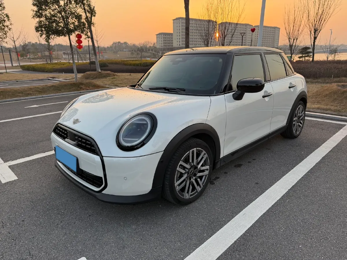 2025 MINI MINI 1.5T 156HP L3 7DCT,autocango,china used car exporter,china ev exporter,chinese used car exporter,chinese used ev exporter