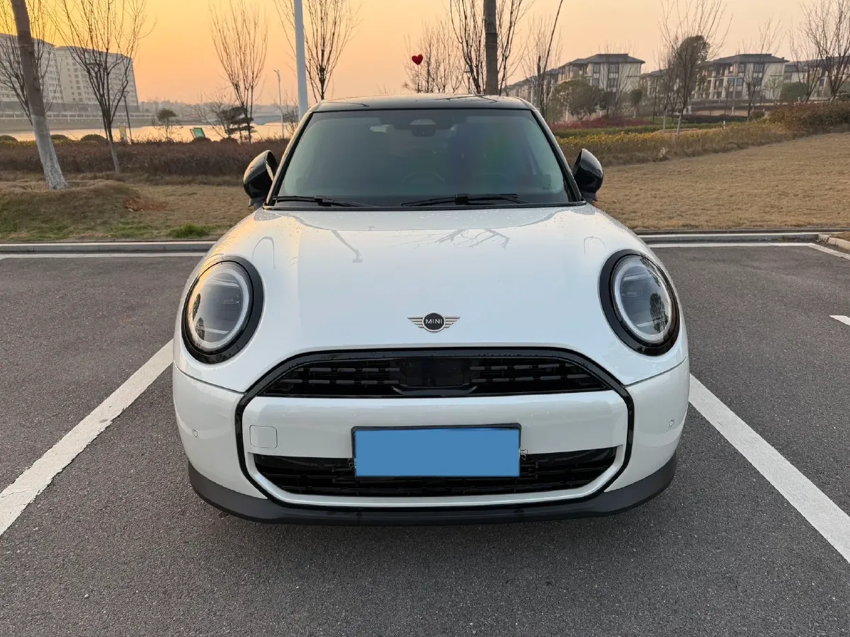 2025 MINI MINI 1.5T 156HP L3 7DCT,autocango,china used car exporter,china ev exporter,chinese used car exporter,chinese used ev exporter