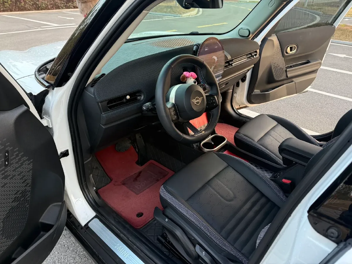 2025 MINI MINI 1.5T 156HP L3 7DCT,autocango,china used car exporter,china ev exporter,chinese used car exporter,chinese used ev exporter