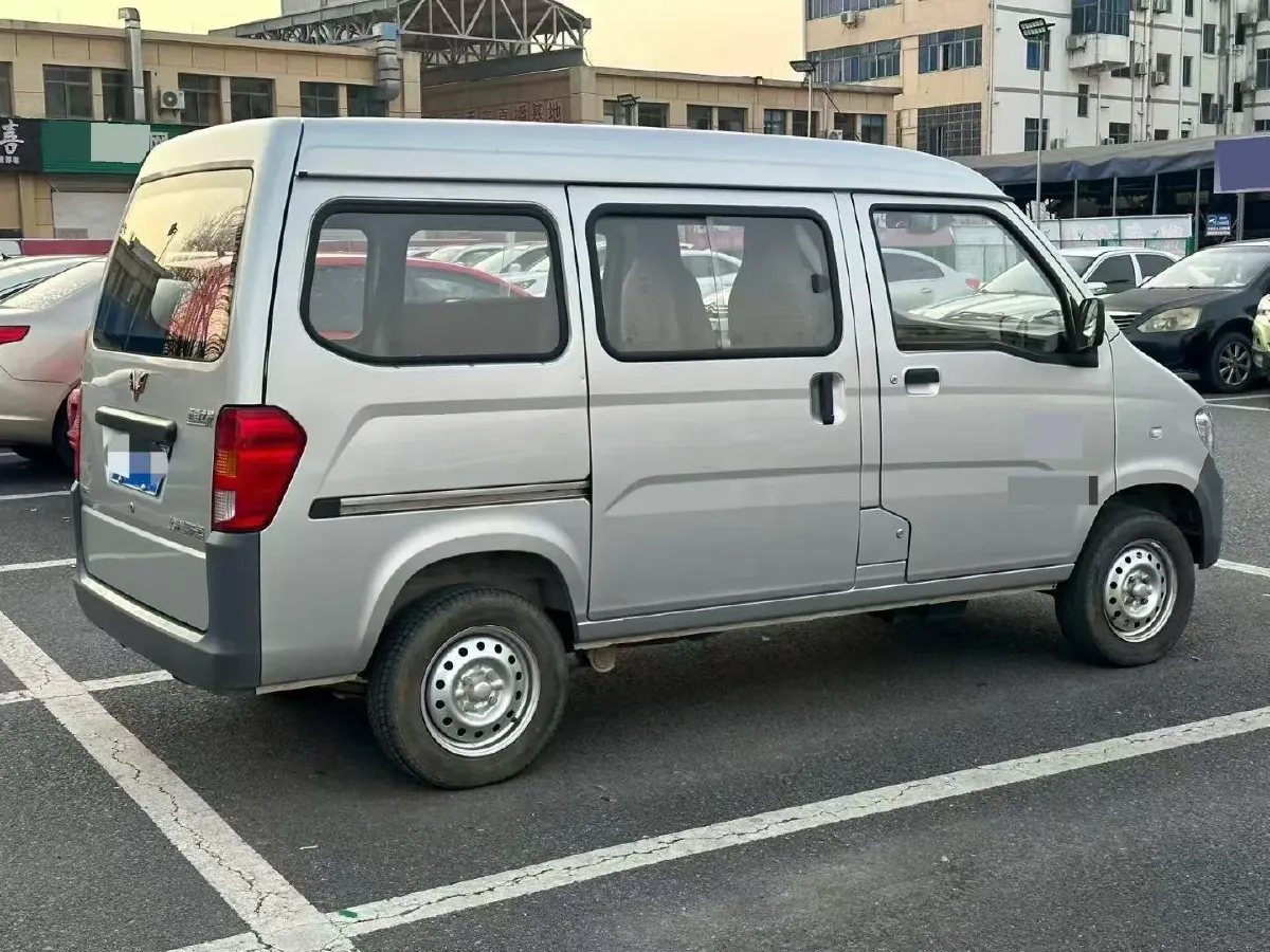 2020 WuLing ZhiGuang 1.2L 76HP L4 5MT,autocango,china used car exporter,china ev exporter,chinese used car exporter,chinese used ev exporter