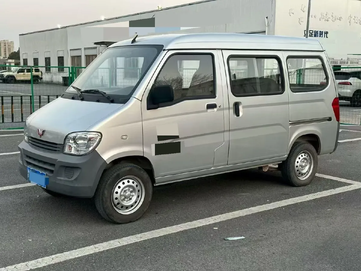 2020 WuLing ZhiGuang 1.2L 76HP L4 5MT,autocango,china used car exporter,china ev exporter,chinese used car exporter,chinese used ev exporter